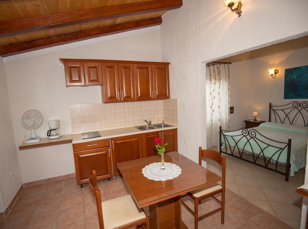Apartment La Roza Funtana Exterior foto
